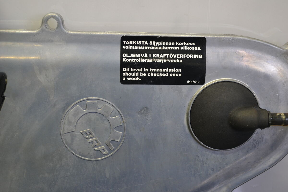 Ketjukotelon Kansi harmaa, 504153147 - Northern Sledparts Oy