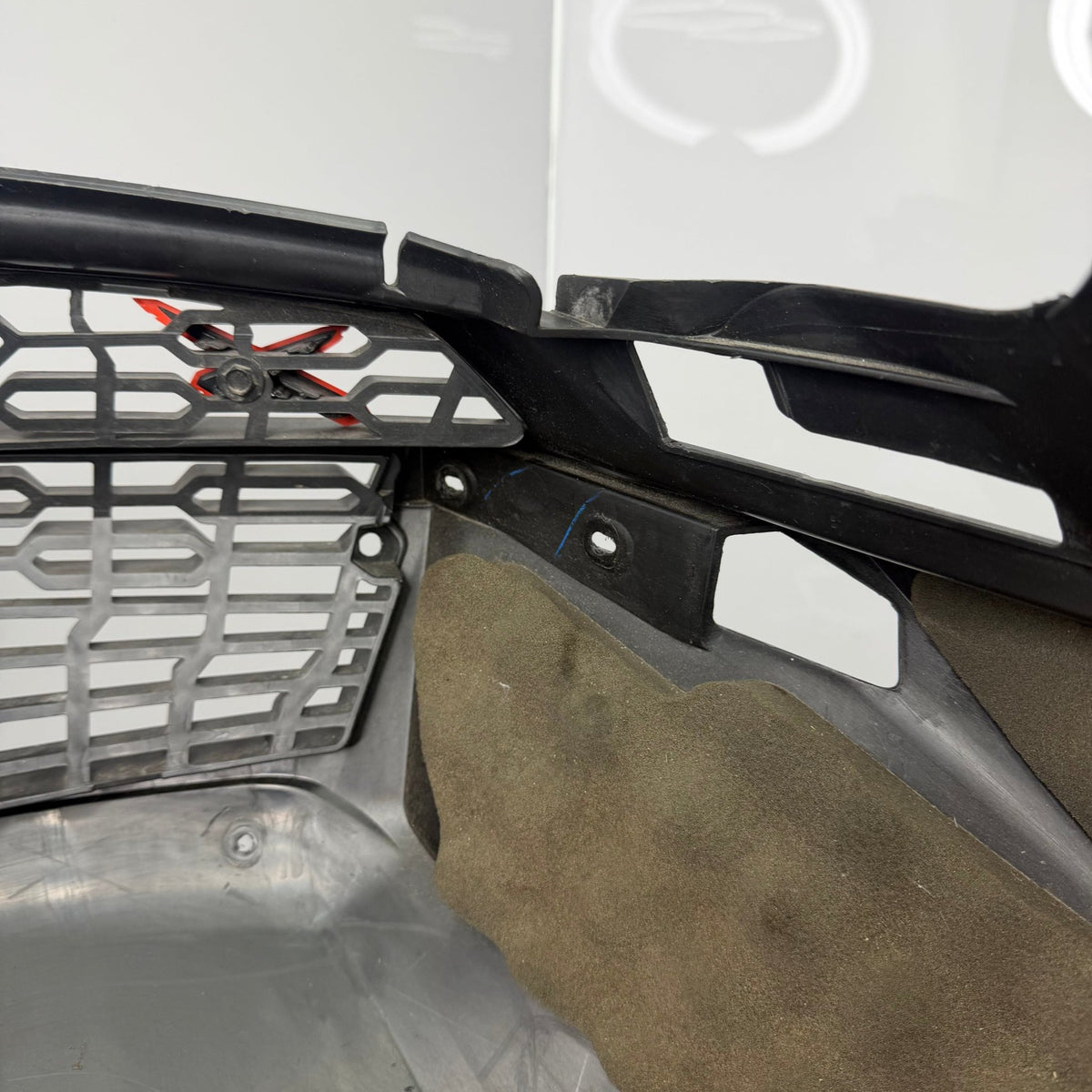 Keulamuovi musta Lynx Radien 18-23, Ski-Doo Gen4, 502007673 - Northern Sledparts Oy
