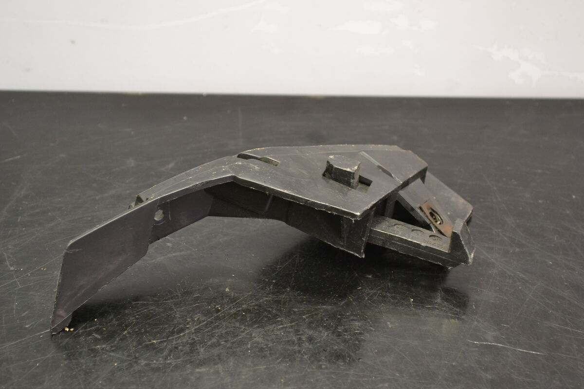 Kuomunlukko ylempi vasen Lynx 14-17, 517305319 - Northern Sledparts Oy