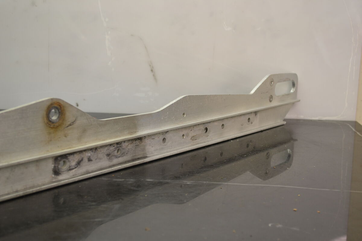 Liukurunko vasen PPS2, 503193756 - Northern Sledparts Oy