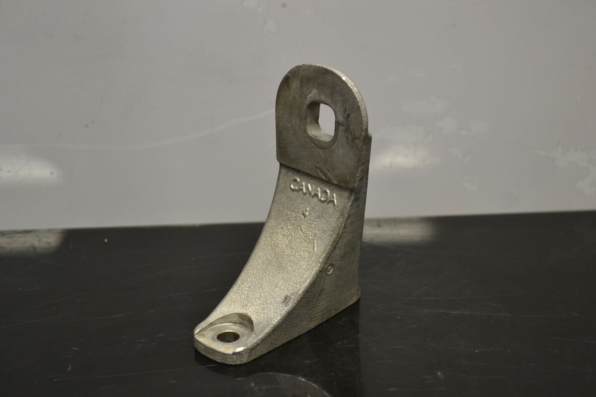 Moottorin kannake 600, 800 Etec 512060559 - Northern Sledparts Oy