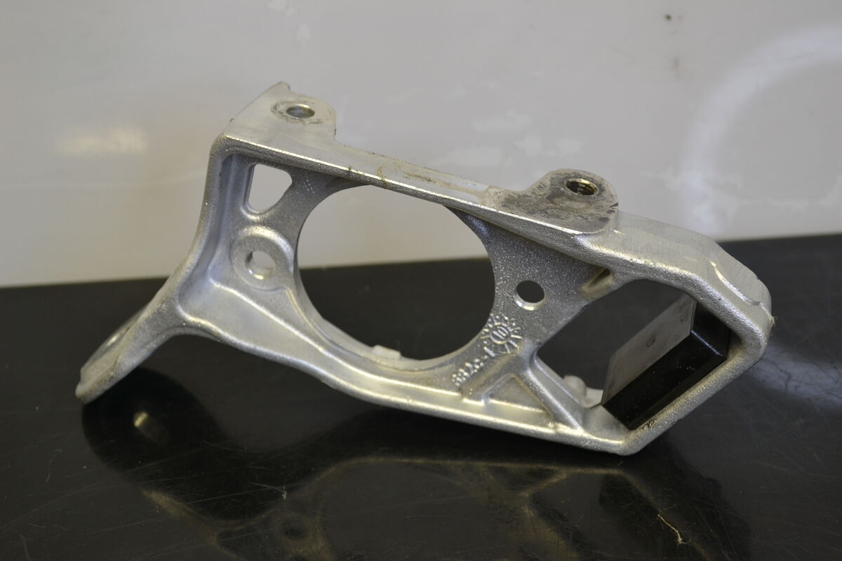 Moottorin kannake 800 Etec, 512060714 - Northern Sledparts Oy
