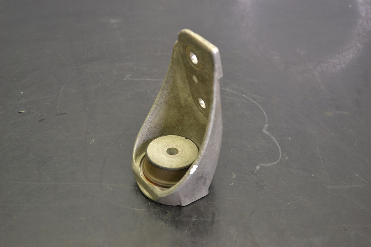 Moottorin kannake 850 Etec, 512061517 - Northern Sledparts Oy