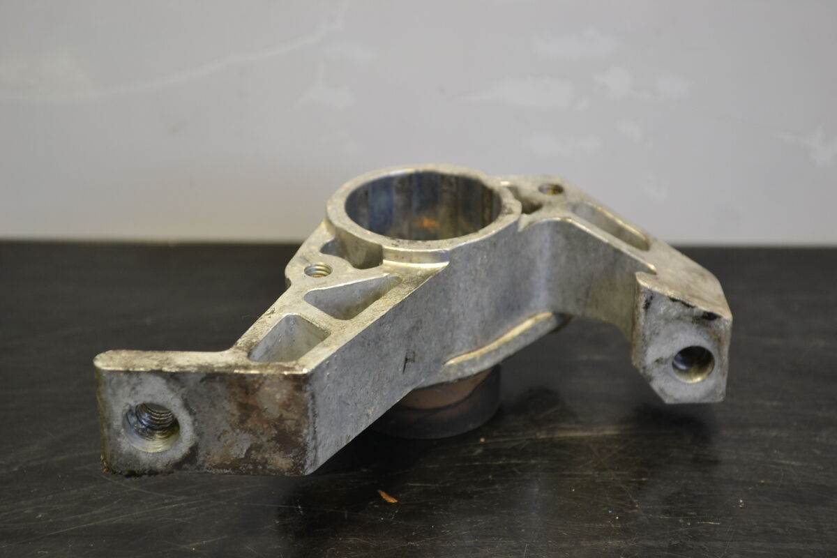 Moottorin kiinnike Polaris, 1017778 - Northern Sledparts Oy