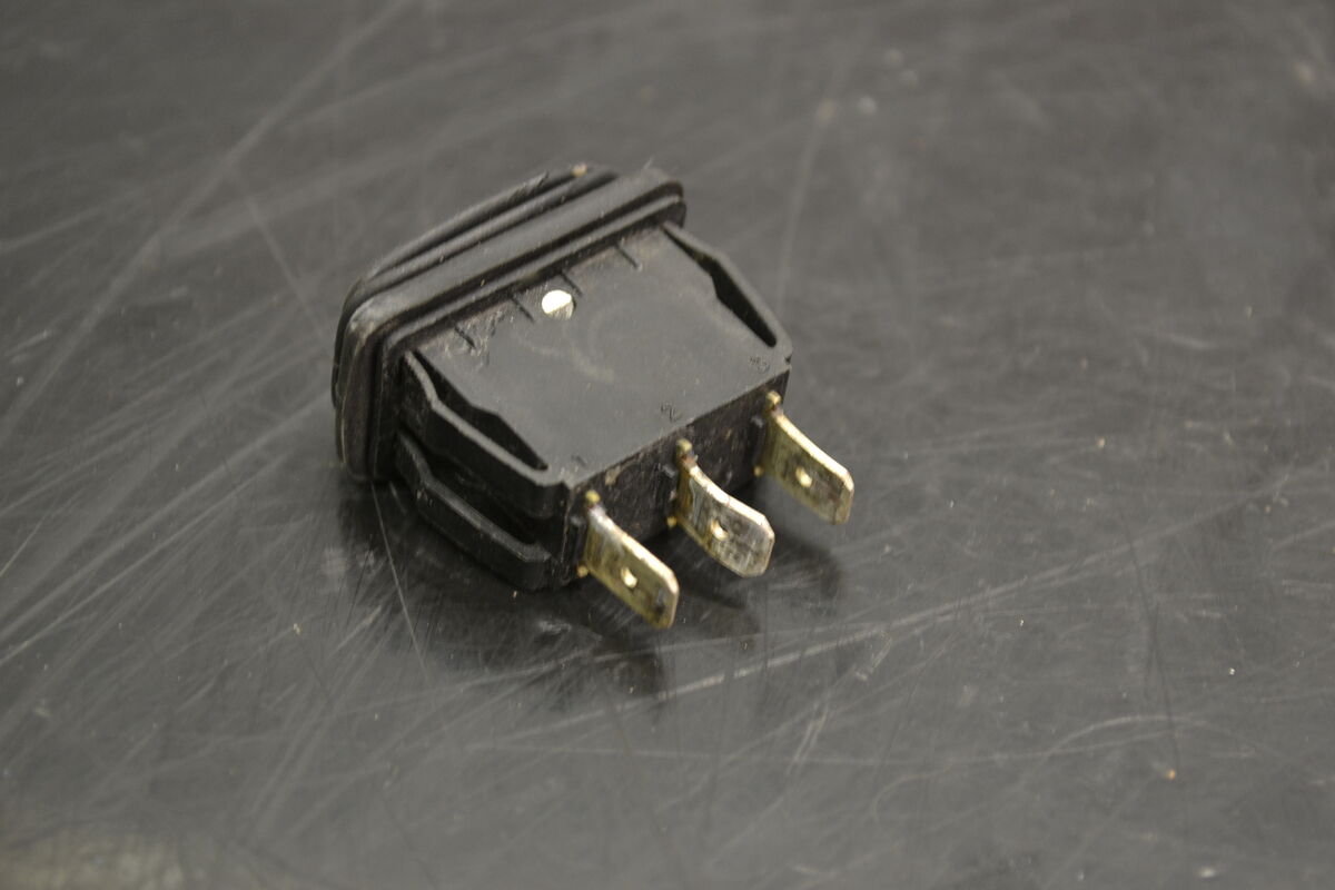 Peukalonlämmittimen katkaisin, 515177498 - Northern Sledparts Oy