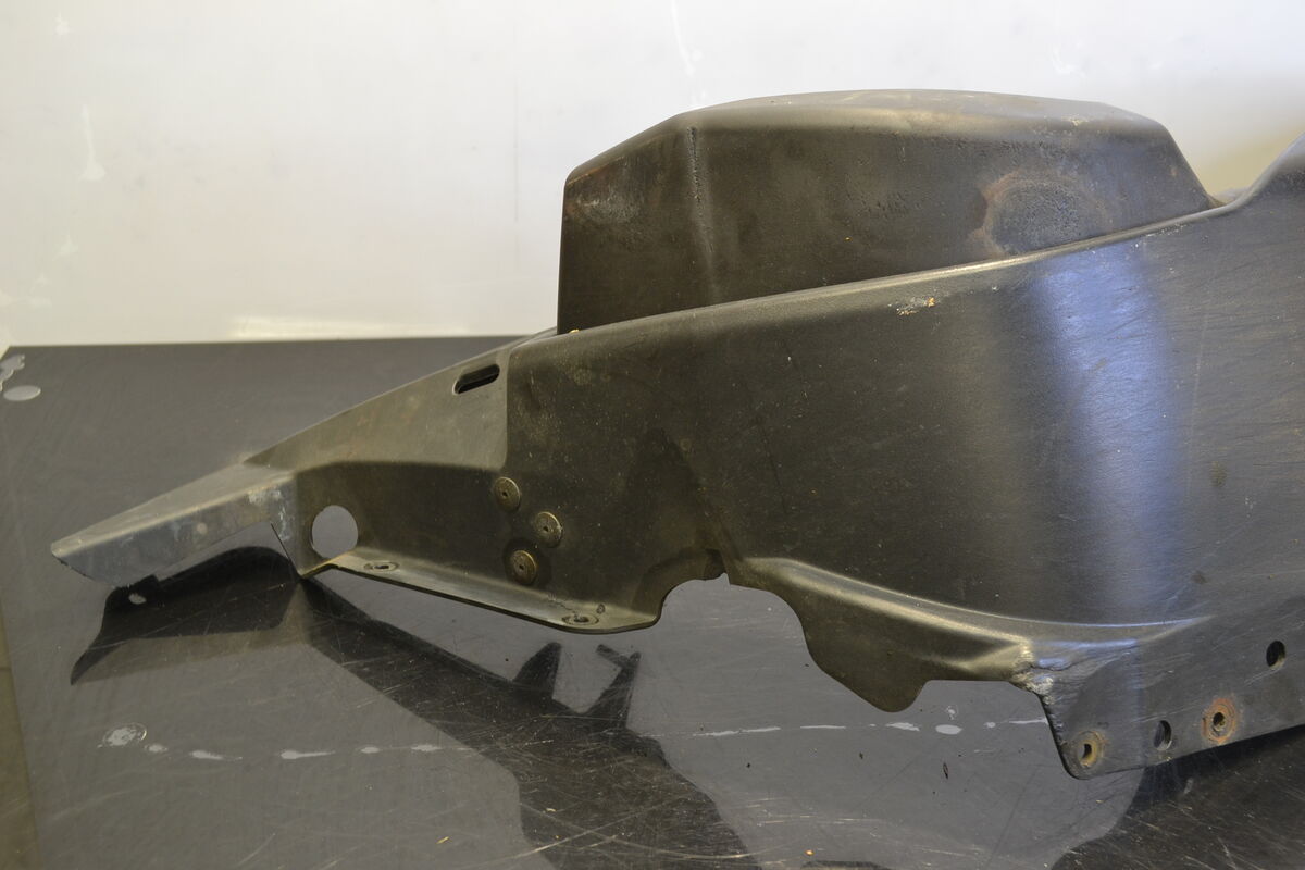 Pohjamuovi vasen Polaris, 5437490-070 - Northern Sledparts Oy