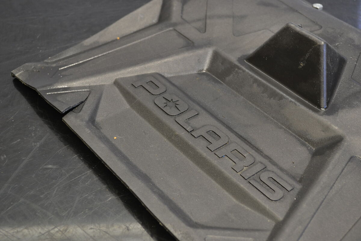Polaris roiskeläppä, 5455980-070 - Northern Sledparts Oy