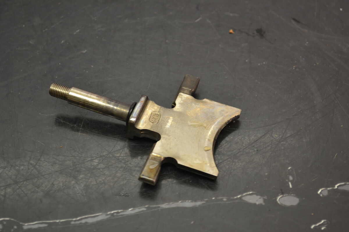 Rave-venttiilin luisti alempi 600 Etec, 420854974 - Northern Sledparts Oy
