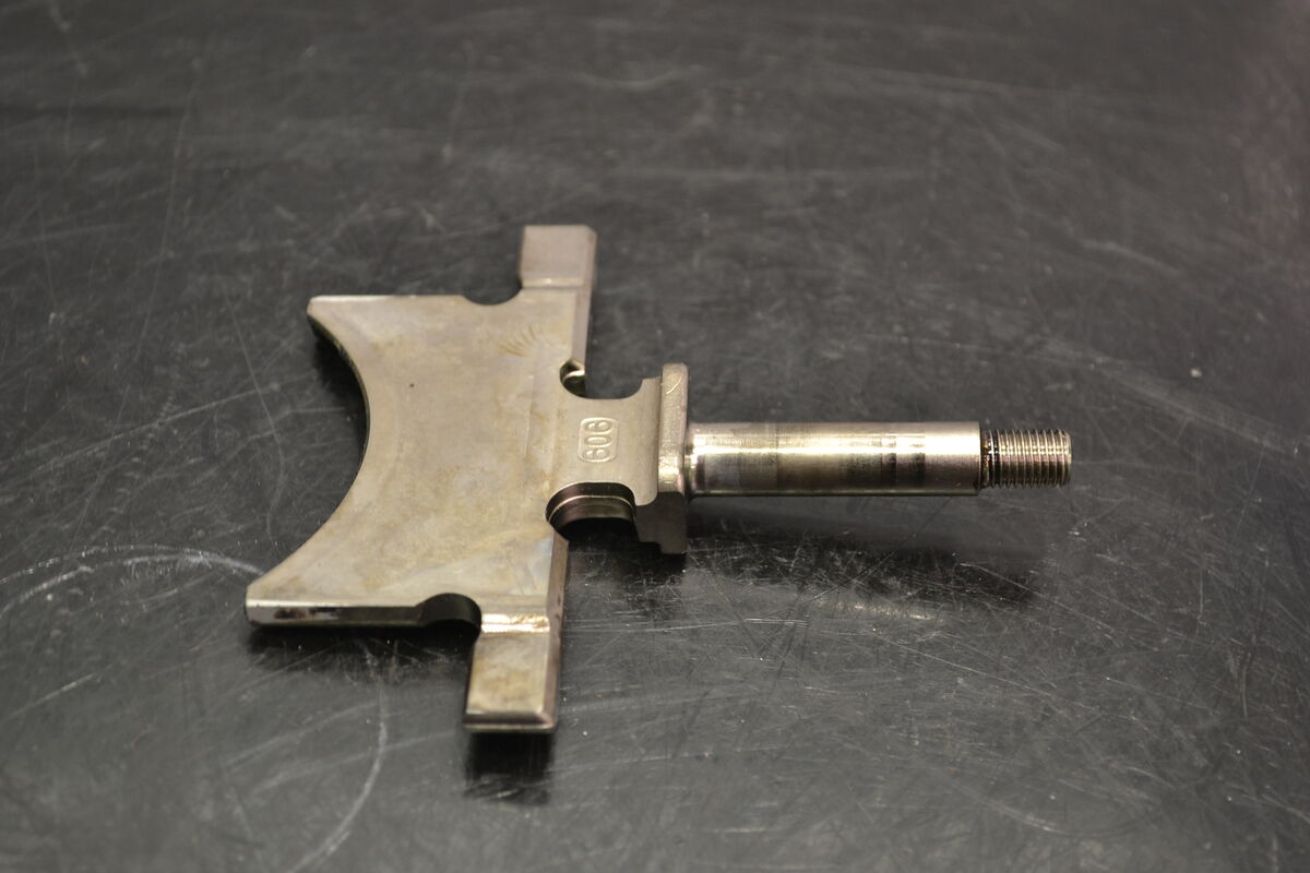 Rave-venttiilin luisti alempi 800 Etec, 420854904 - Northern Sledparts Oy