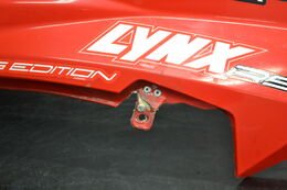 Sivupaneeli oikea punainen, 517305247 - Northern Sledparts Oy