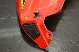 Sivupaneeli oikea punainen, 517305247 - Northern Sledparts Oy