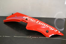 Sivupaneeli oikea punainen RS, 517305537 - Northern Sledparts Oy