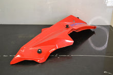 Sivupaneeli vasen punainen RS, 517305536 - Northern Sledparts Oy