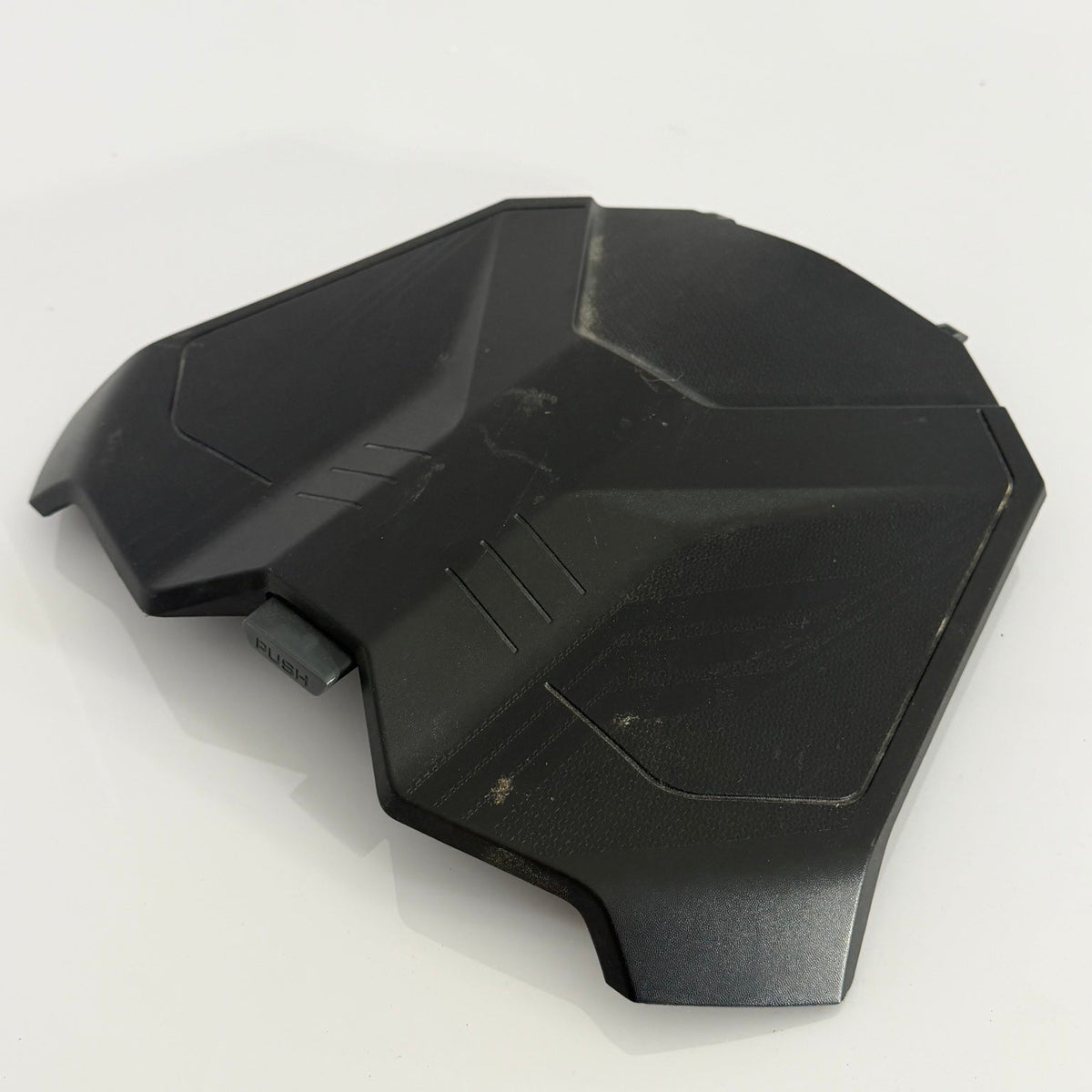 Ski-Doo Gen4 hanskalokeron kansi, 517307562 käytetty - Northern Sledparts Oy