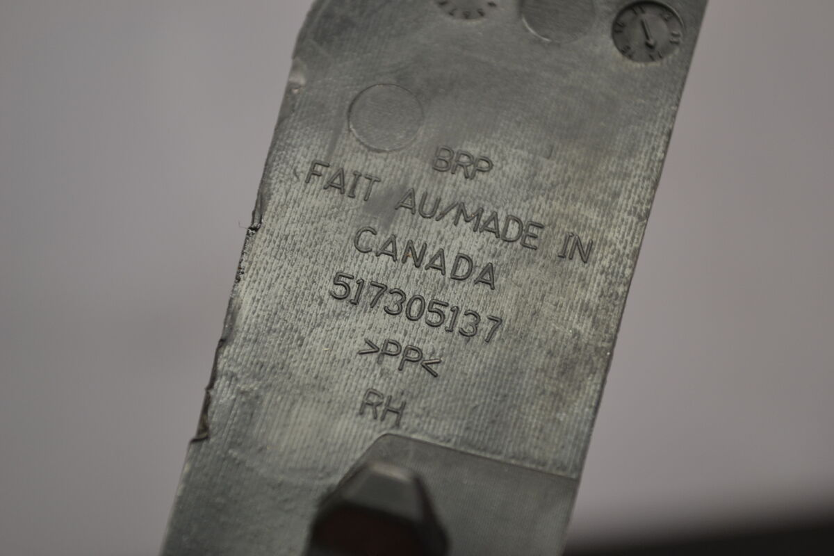 Ski-Doo peitelevy oikea, 517305137 - Northern Sledparts Oy