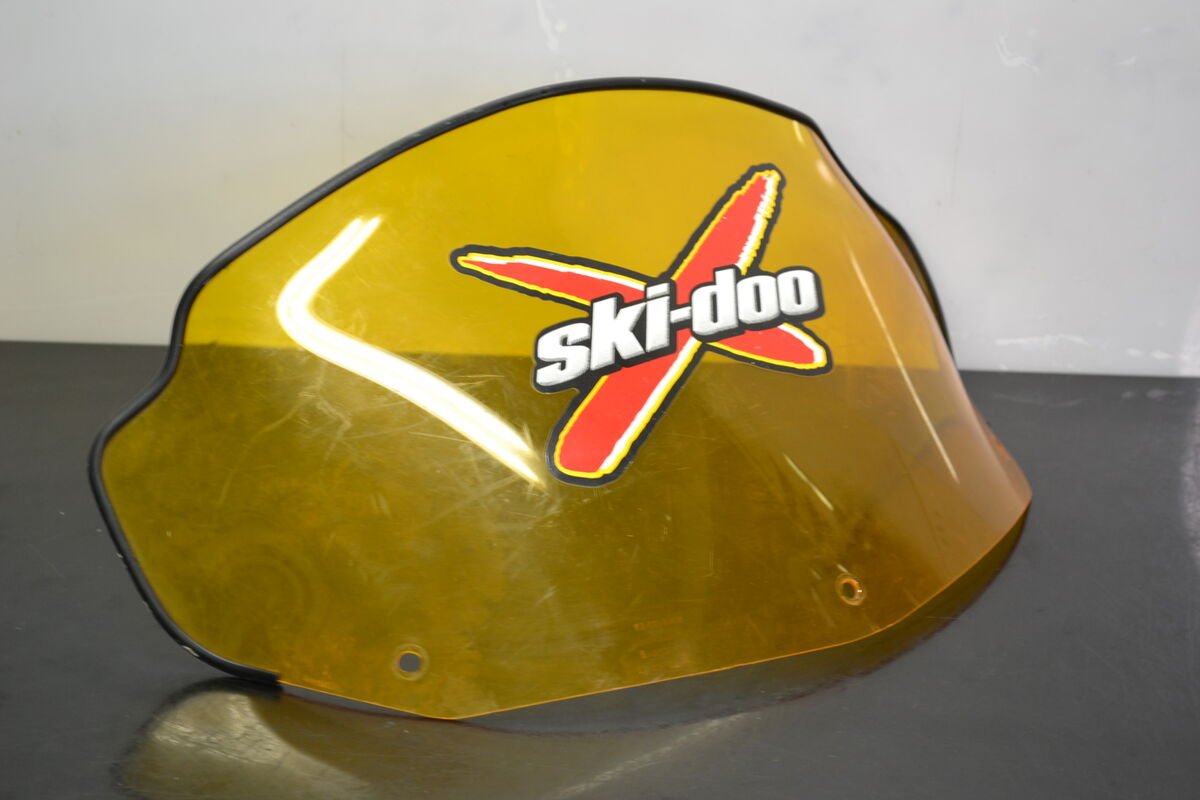 Ski-Doo Rev tuulilasi Keltainen, 517303045 - Northern Sledparts Oy