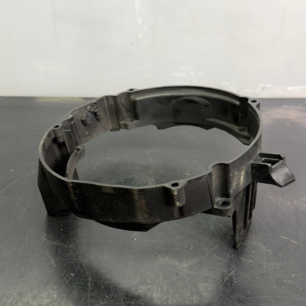 Sytytyspään kaulus Etec moottorit MAG puoli OEM 420911855 - Northern Sledparts Oy