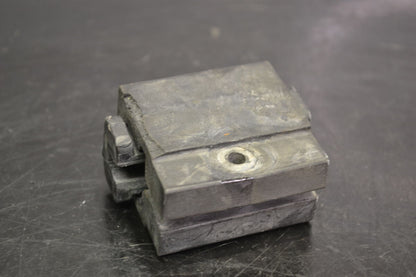 Takapukin pohjaanlyöntikumi Polaris, 5521498 - Northern Sledparts Oy