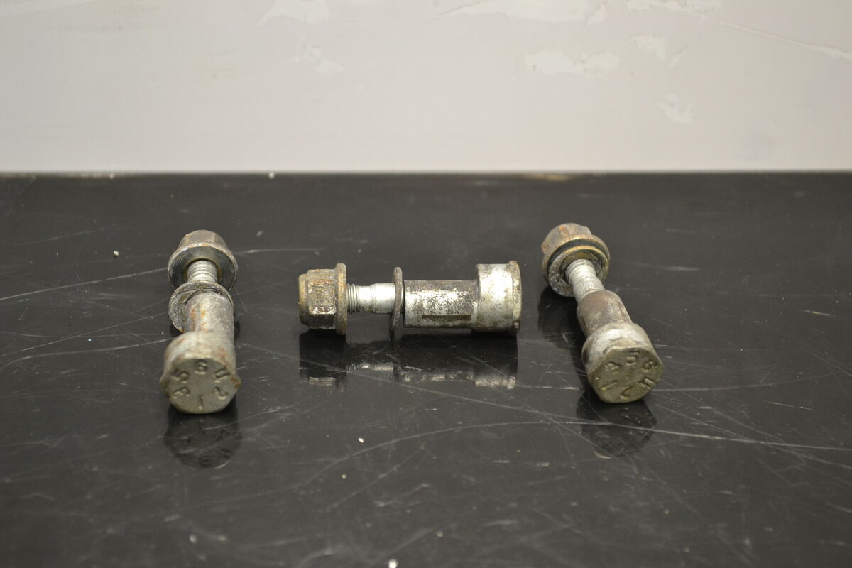 TRA Klikkerin pultti 417005500 - Northern Sledparts Oy