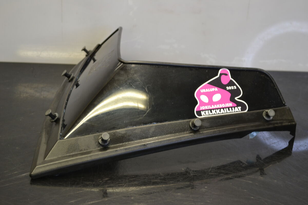 Tuulilasi matala Musta, Polaris 5437511 - Northern Sledparts Oy