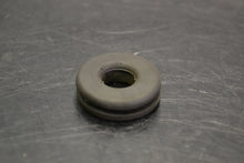 Tuulilasin kiinnityskumi, Lynx, Ski-Doo kelkat, 517303756 - Northern Sledparts Oy