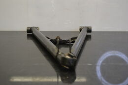 Vasen Alatukivarsi Polaris Indy, 2204663-067 - Northern Sledparts Oy