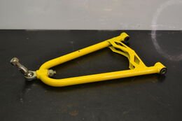 Vasen ylätukivarsi keltainen Xrs 600, 505072374 - Northern Sledparts Oy