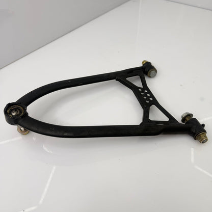 Vasen ylätukivarsi, musta Lynx Xtrim RE 800 ETEC 2016, OEM 505073588 - Northern Sledparts Oy