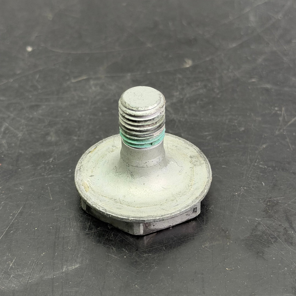 Vauhtipyörän pultti M12 x 25 OEM 420840851 - Northern Sledparts Oy